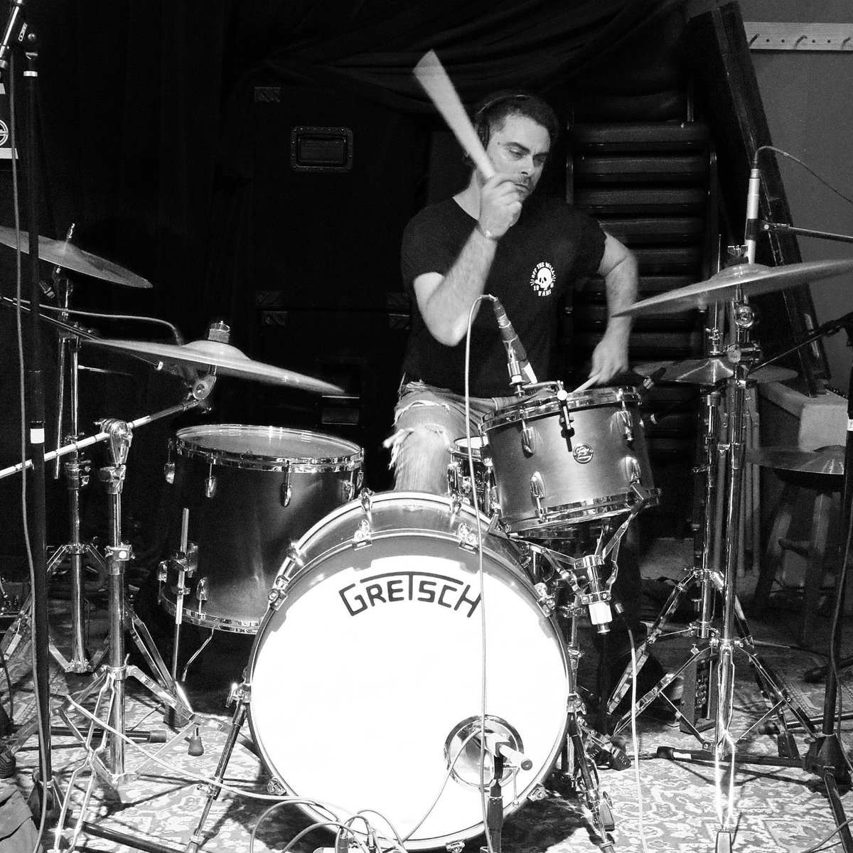 RvrMkr's tweet photo. Drums are done!
Percussion to the mixing phase!
Thanks Pablo!
#recordingstudio #losangeles #rock #band #la #indie #MusicMonday #dtla #newmusic #jamming #jams #Drummers #drums #RECORD #art #alternative #ambient #bands #shoegaze #Studio #strymon #gretsch #tracking #rivermaker https://t.co/cQNhd5kDJ9