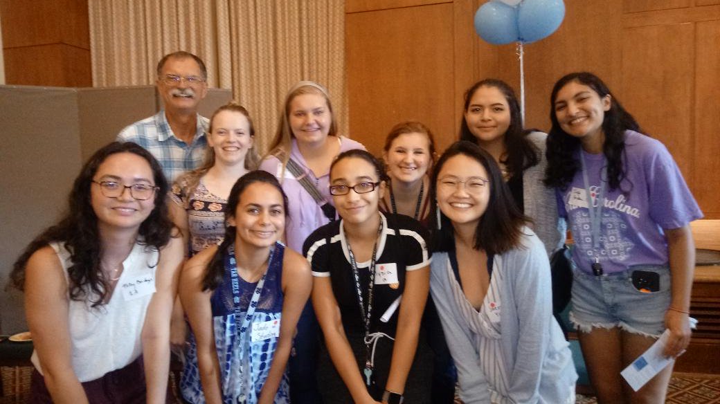 AC_Hackney's tweet photo. Some of the great Carolina Covenant Scholars I'll be mentoring this academic year. Classes start tomorrow! #EXSSimpact @UNCEXSS @UNC_WINS https://t.co/eEOF2jrZSp