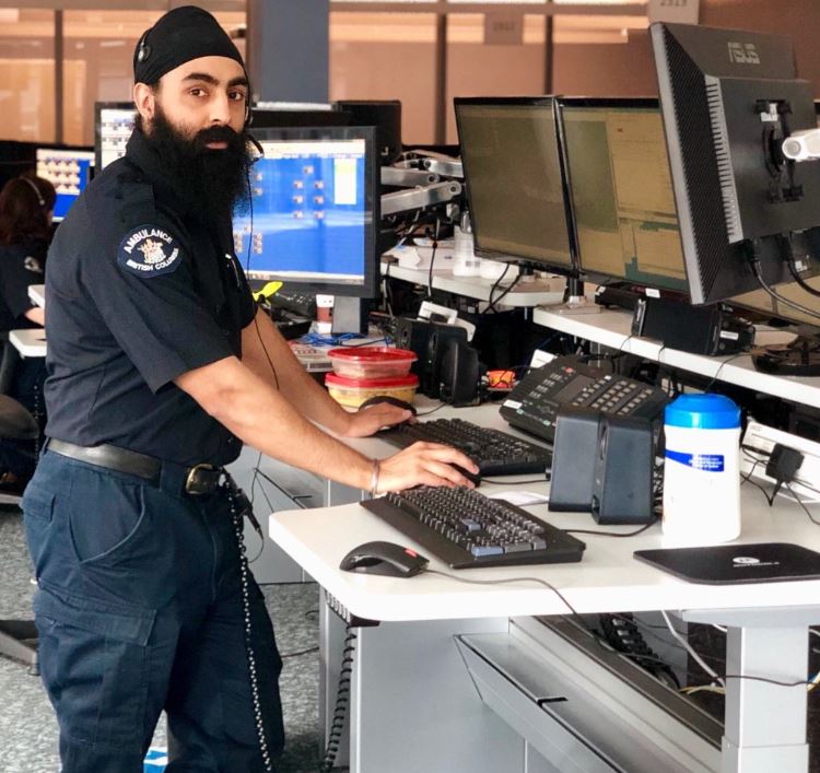 PHSAofBC's tweet photo. 517,301. That's how many times @BC_EHS #dispatchers and emergency call takers such as Tara Lee, Gary, Megan and Jason were a lifeline for patients across BC in 2017. If @BC_EHS has made a difference in your life, you can #ShareThanks: https://t.co/HDWicKvr9S https://t.co/MJnJDjtsnt