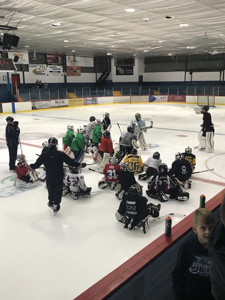AHMLG's tweet photo. En image, la clinique des gardiens de buts le weekend dernier. https://t.co/IidEiyEck7