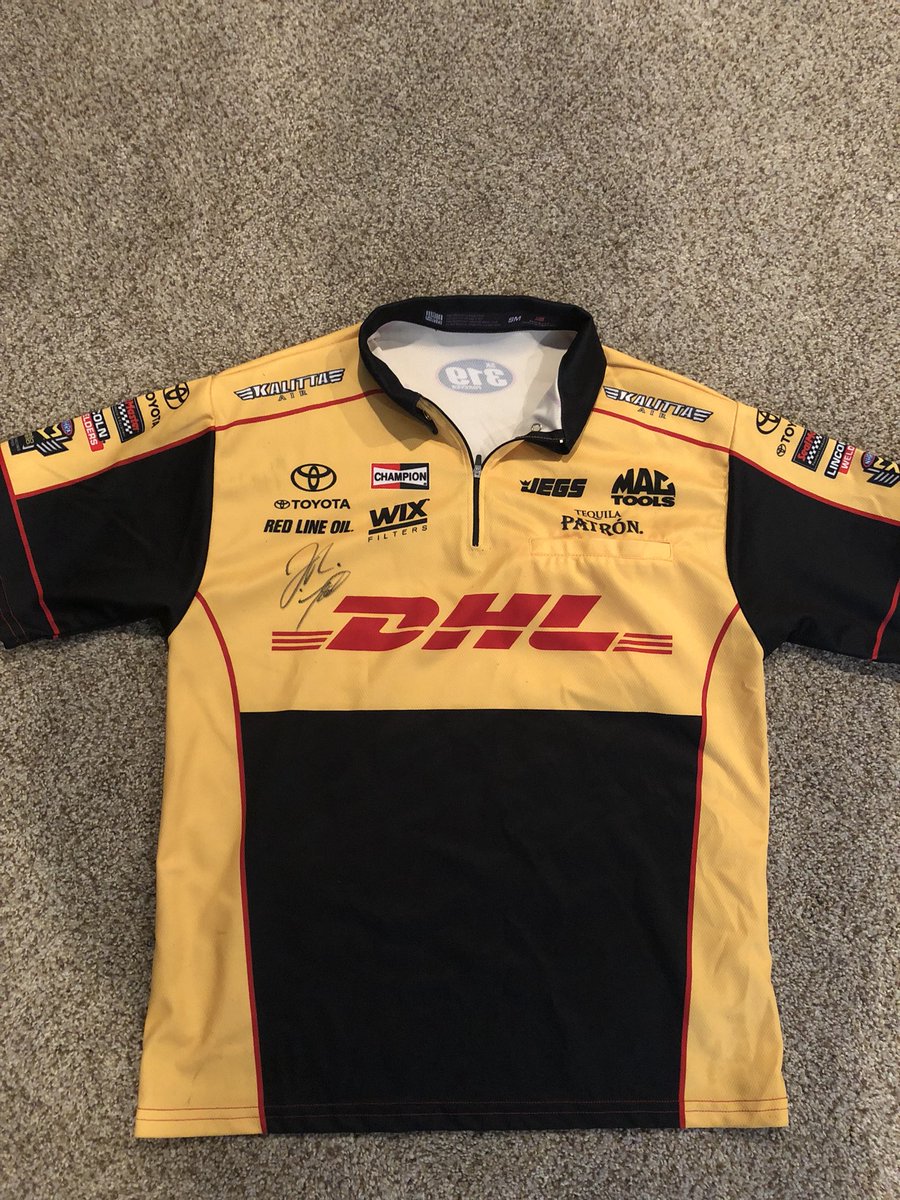 Time for another giveaway! Retweet for your chance to win this <a href="/DHLUS/">DHL U.S.</a> crew shirt that I signed.