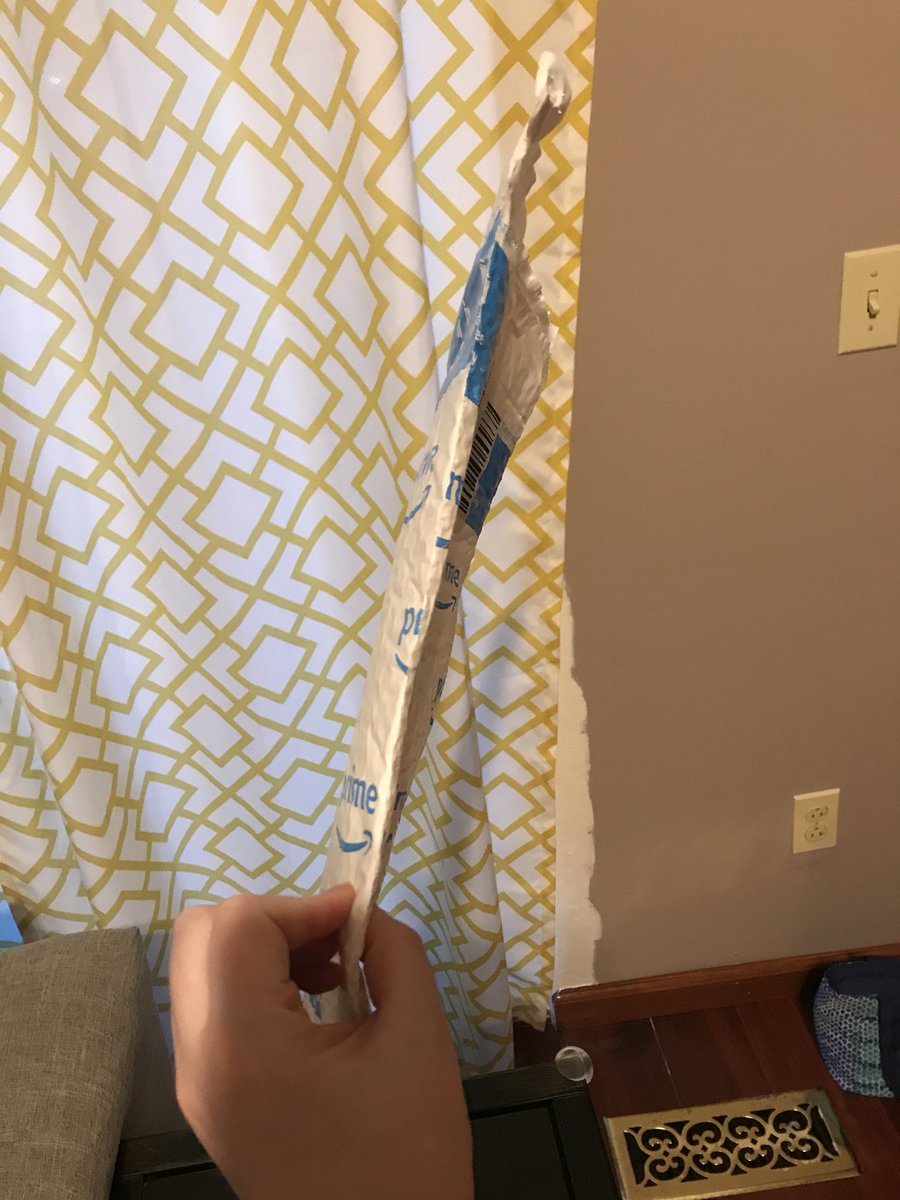 cpatton10's tweet photo. Thanks for the empty package, @amazon ! I didn’t really want the markers I ordered. https://t.co/5jXFswOtxp