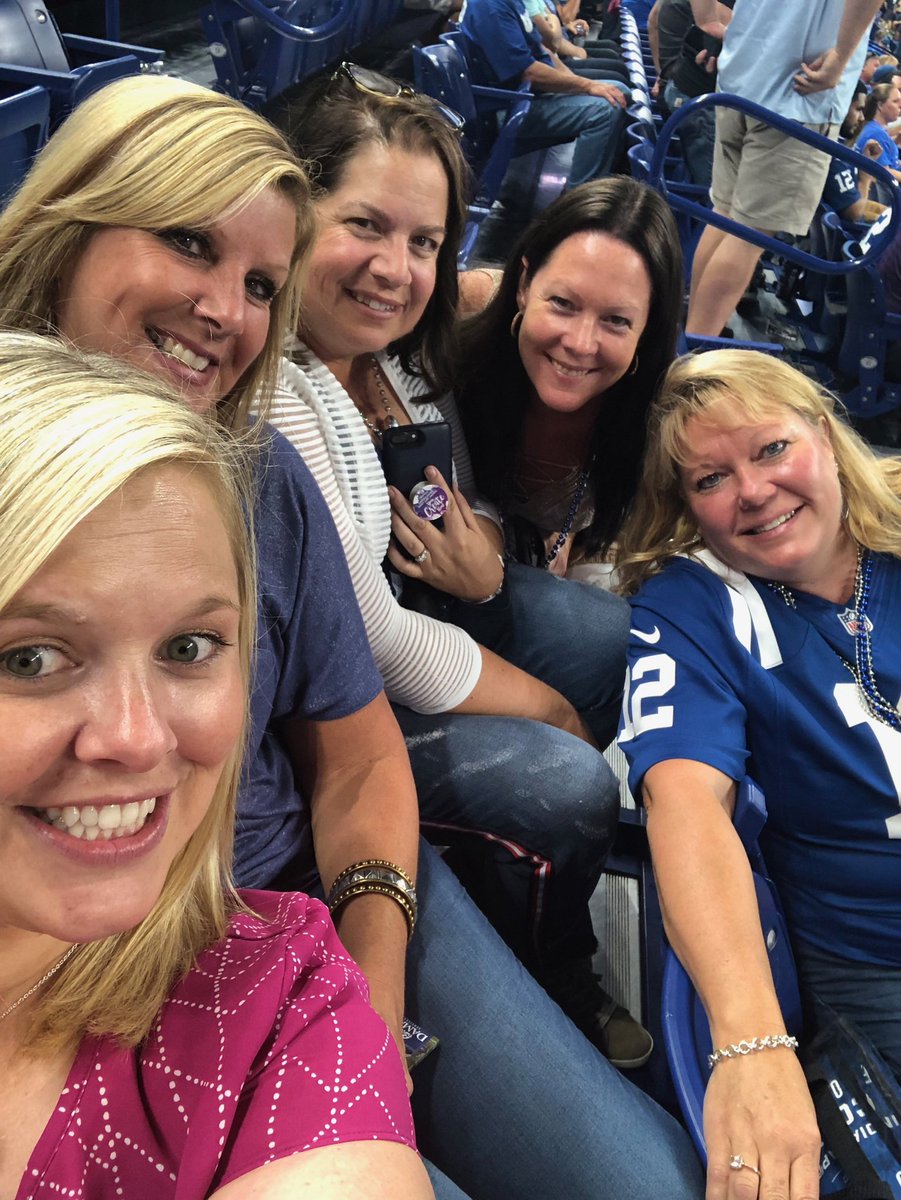 CarlyA05's tweet photo. Sec 136 Girls Night! #BALvsIND https://t.co/yKQUjCz8Uk