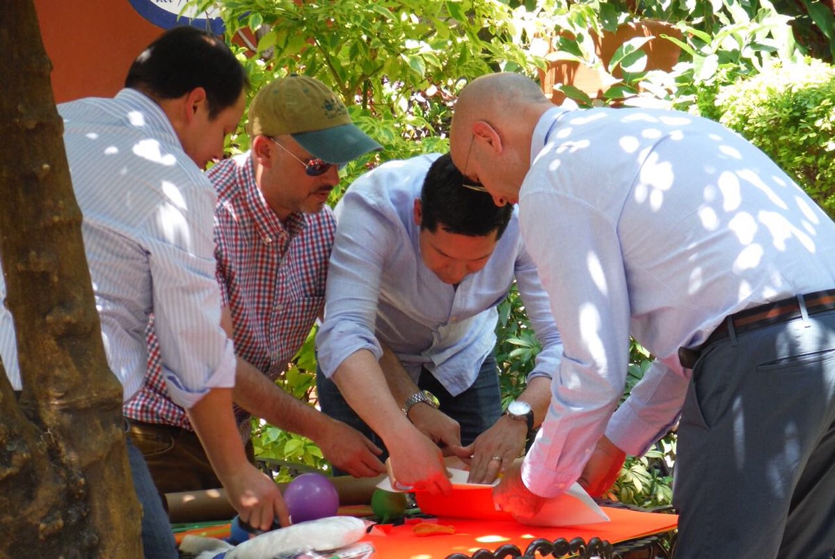 beteambuilding's tweet photo. El Huevo Volador es un programa formativo para la alineación de la filosofía organizacional.
El equipo debe diseñar, construir y hacer volar un avión, haciendo llegar sano y salvo a su único pasajero: un huevo!
#BeTraining #TrabajoEnEquipo https://t.co/yVsRJSTpt3