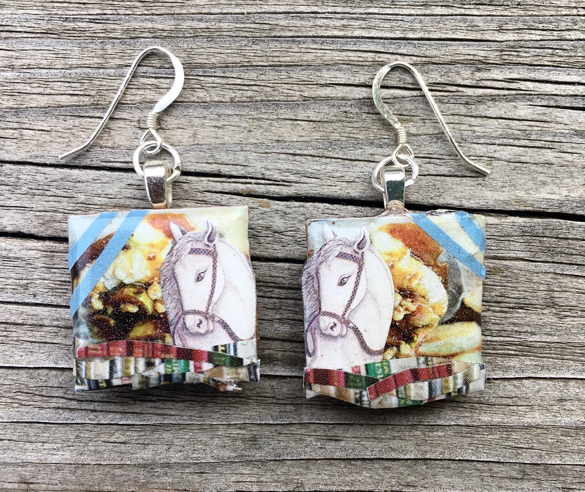 Horse earrings! #earrings #horseearrings #local #collageearrings #lightweightearrings #handmade #handmadeearrings