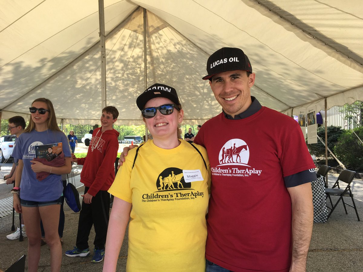 THEmaggiewarren's tweet photo. I met @robertwickens back in May and he is just the nicest guy you could ever meet. I’m just hoping and praying that he has a full and speedy recovery. #GetWellWickens #GellWellRob #WickyStrong https://t.co/t7NsN3GdlA