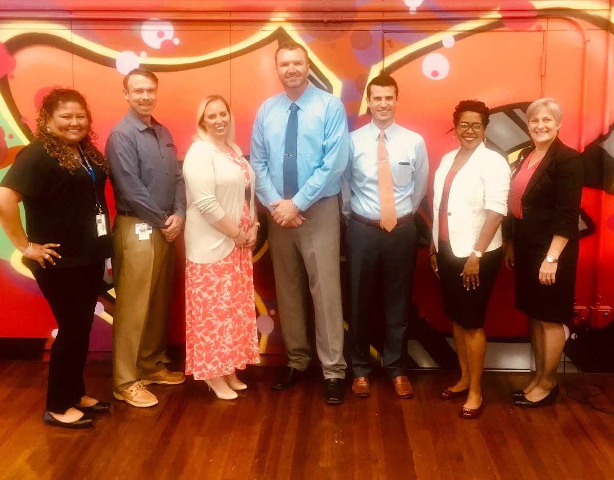 Panther_Proud's tweet image. Waltrip Feeder PrincipalPalooza! Thanks to all the parents and families who attended! #SameVision #Partnerships #NorthWestArea @DurhamES @GardenOaksMont @Sinclair_ES @LStevensES @waltrip2018 @OakForestES @rhonore36 @HoustonISD @Drjlarredondo @TeamHISD