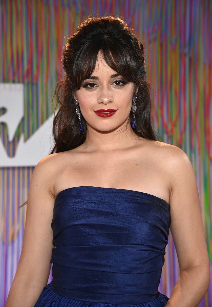 umalesbican's tweet photo. CAMILA CABELLO COM CERTEZA NÃO E A OITAVA MARAVILHA DO MUNDO E SIM A PRIMEIRA #VMAs #CamilaOnVMAs https://t.co/A6r7F02QKd