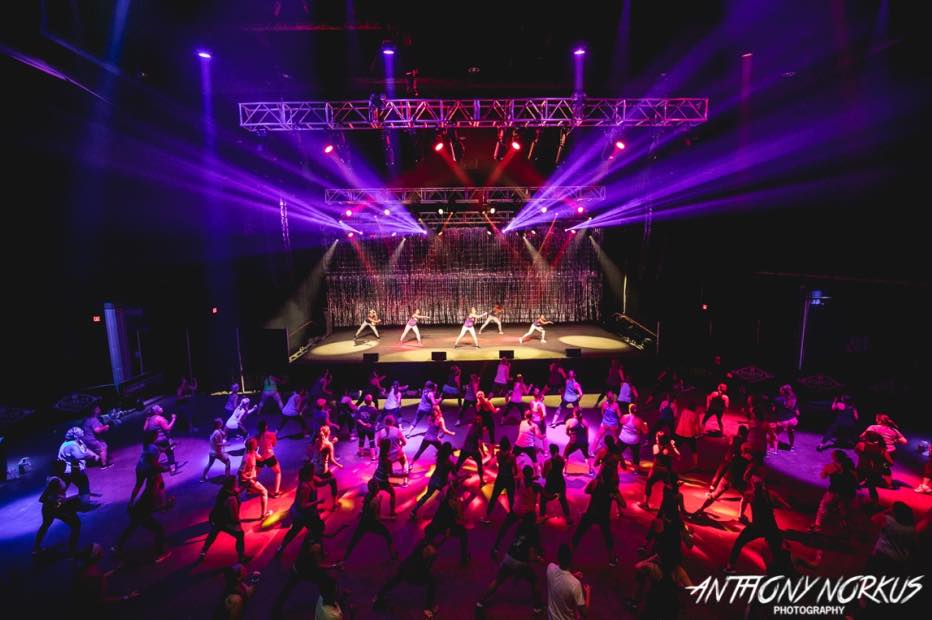 WERQfitness's tweet photo. Such an awesome shot from the #GrandRapids #WERQ event last week at 20 Monroe Live! Now that's #teamWERQ!
#MI #Michigan #20MonroeLive #WERQit #WERQlikeaboss #nightout #groupfitness #dancefitness https://t.co/O7oepHXJTS
