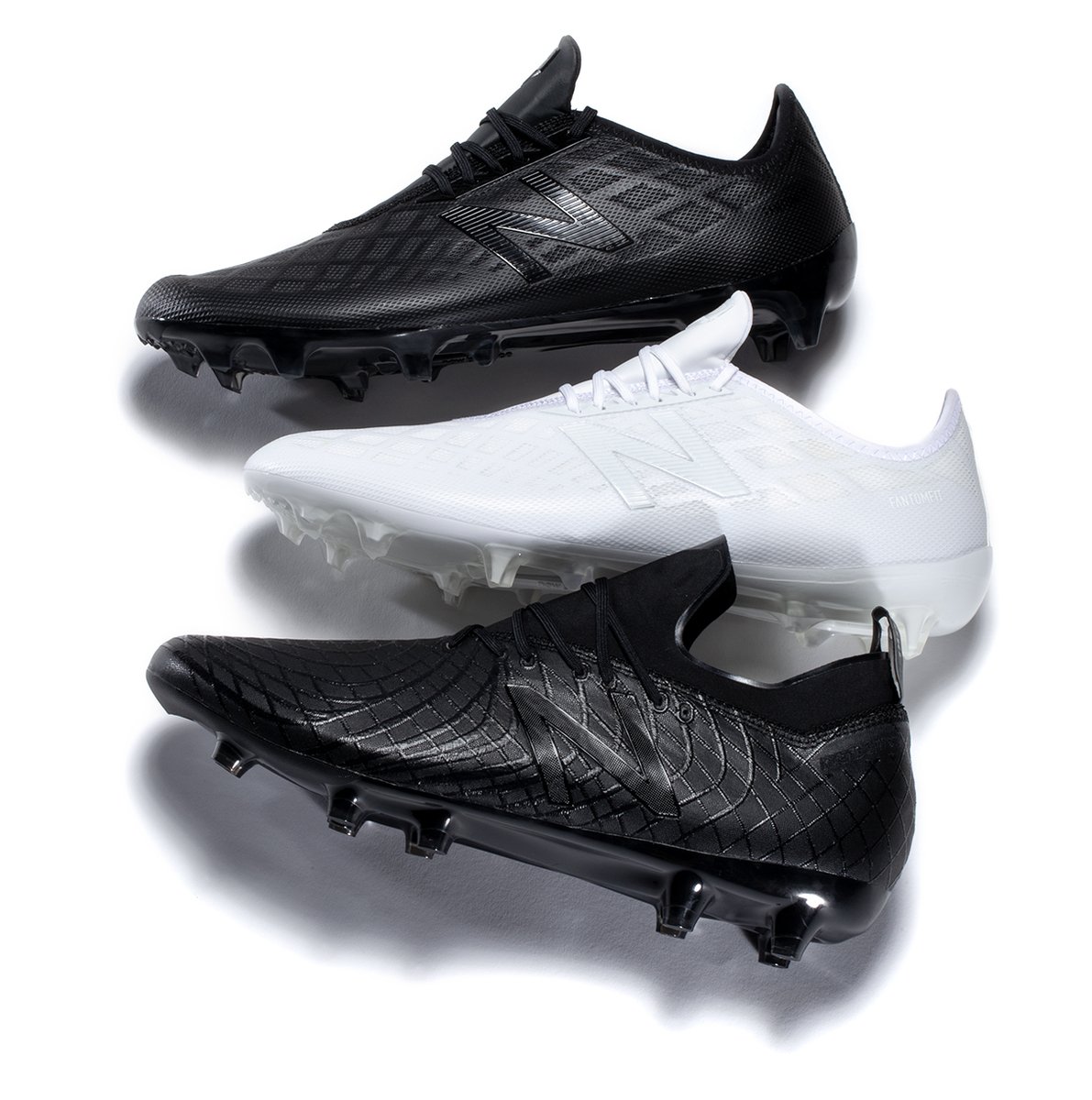 mysoccerboot's tweet photo. ⚫️ or ⚪️. All or nothing.

#soccer #soccergame #adidas #nike #dope #adidassoccer #nikesoccer #nikecleats #adidascleats #shoes #boots #cleats #dope #fire #cool #sports #futebol  
#サッカー #likeforfollow #mysoccerboot #cleatsgram  #sneakers #fifa18 #ucl #championsleague https://t.co/zC9xyFzmk6