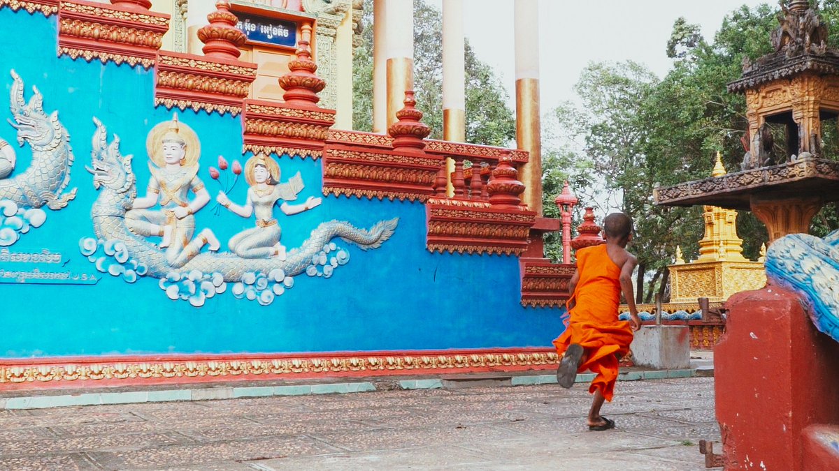 knowstudio's tweet image. Usually don't like it when people run into my shot. There are some exceptions through. #Cambodia #Videographer #Charity