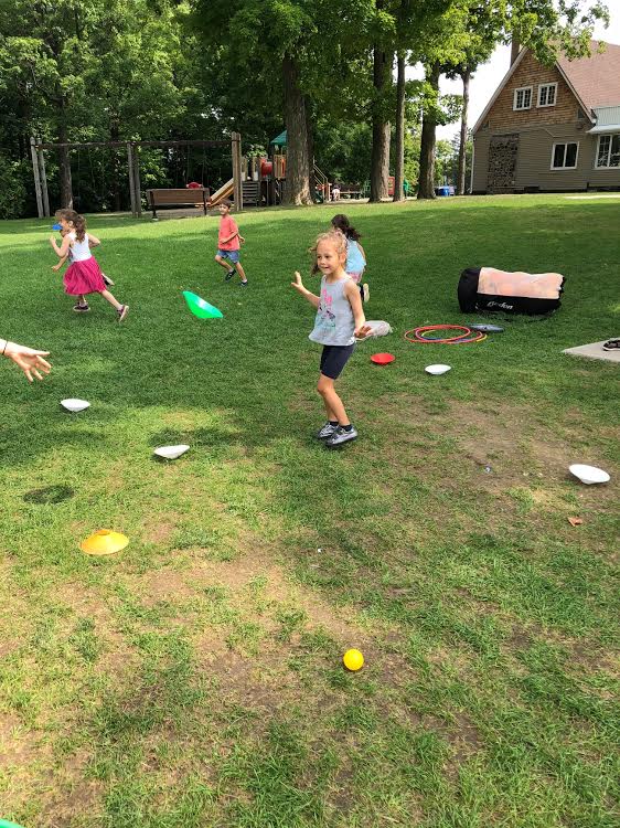 smarties2018's tweet photo. The @smarties2018 had a blast today during their colour scavenger hunt in which they hunted around @banburykidscamp for various colours :) !! https://t.co/MM33iI3zwO