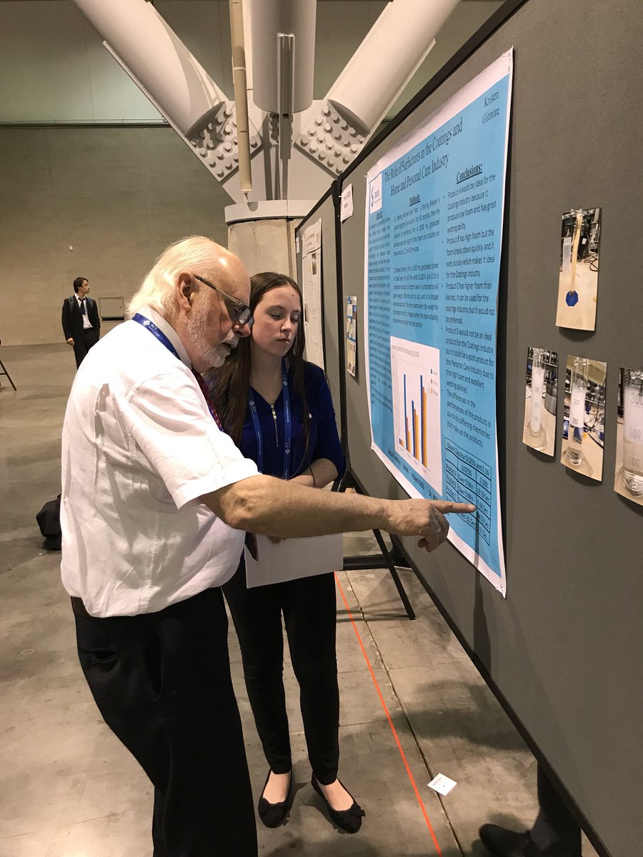 qiuyunyan's tweet image. Sir Fraser Stoddart is having a fruitful conversation with Project SEED Student at ACS Sci-Mix poster session @sirfrasersays #ACSBoston #ACSProjectSEED #ACS50Fwd