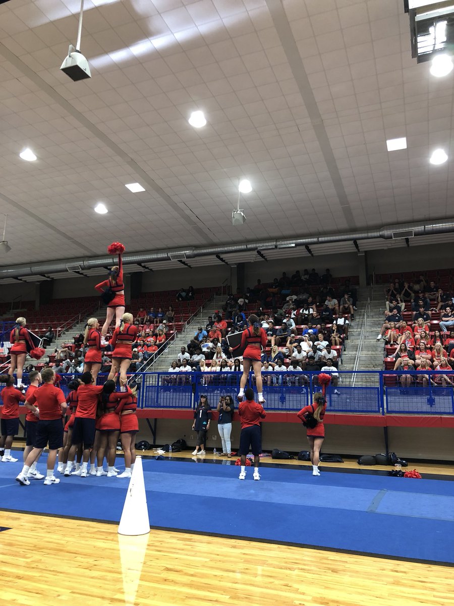 MichaelHeindl's tweet photo. Welcomed student athletes back tonight with pizza + pep rally + some friendly competition! Great first day! https://t.co/hNZZO7FsiB