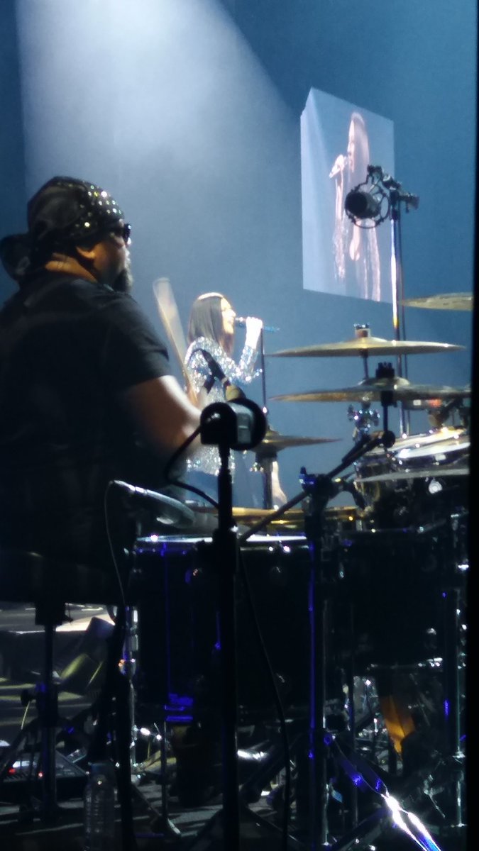 EdneyTimbeta's tweet image. Começando a semana com 
#focovideo #laurapausini