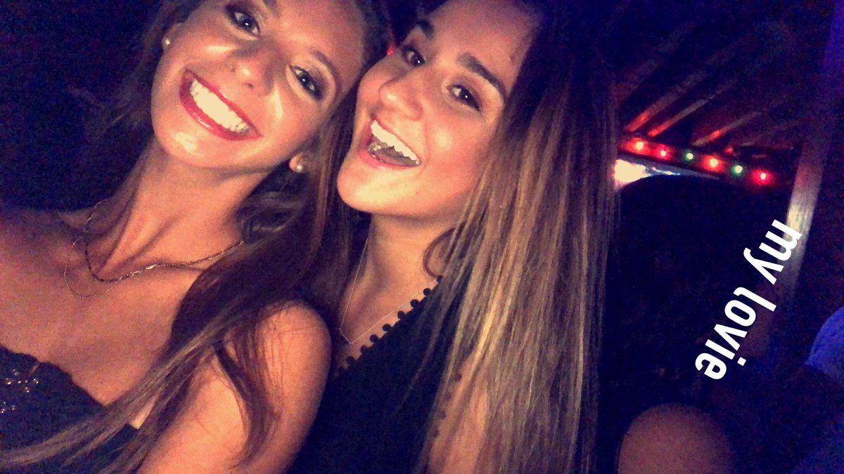 MayahOlivero's tweet photo. happy birthday juboo!! love you almost as much as your moms salad dressing🤪 not sure what i’m gonna do w/o you next year😥 #vitoandfrankie @julia_lecler https://t.co/0StYq6te3w