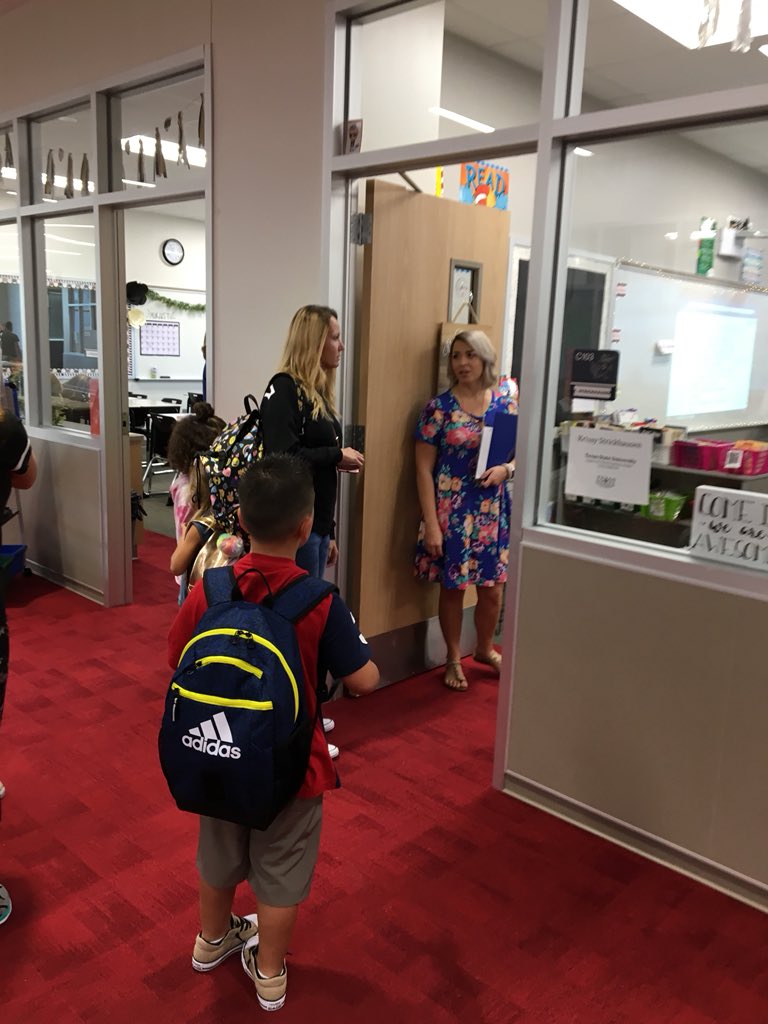 LobitMS's tweet image. Great 1st day at Lobit Middle School!!