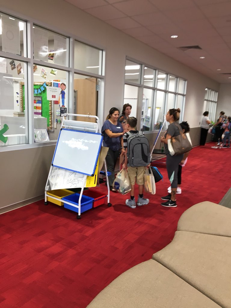 LobitMS's tweet image. Great 1st day at Lobit Middle School!!