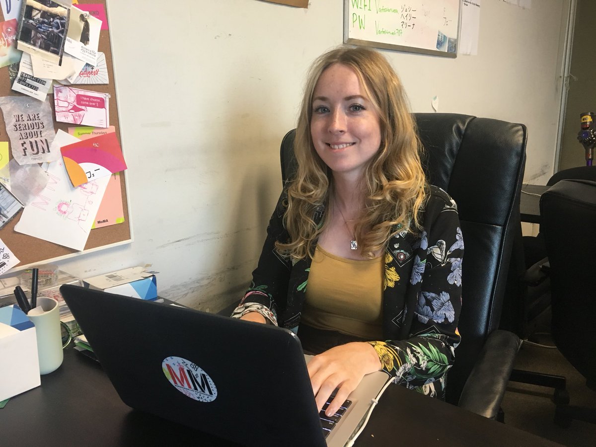 Vancouver Fashion Week で働くスタッフの紹介!!今回はEngland出身！PR &amp; Media coordinatorのFayeです😊😊VFWの美女!👗#vancouverfashionweek #VFWSTAFF #fashion #intheoffice #happy #バンクーバー #ファッション