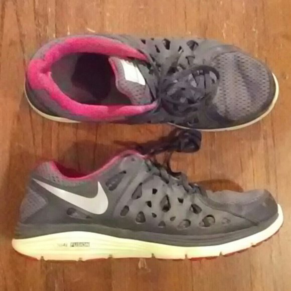 So good I had to share! Check out all the items I'm loving on @Poshmarkapp from @Boob3rz @PasDeFESSES<a href="/tag/fashion"class="tags"><span>#fashion</span></a><a href="/tag/nike"class="tags"><span>#nike</span></a><a href="/tag/shopmycloset"class="tags"><span>#shopmycloset</span></a><a href="/tag/style"class="tags"><span>#style</span></a><a href="/tag/poshmark"class="tags"><span>#poshmark</span></a>