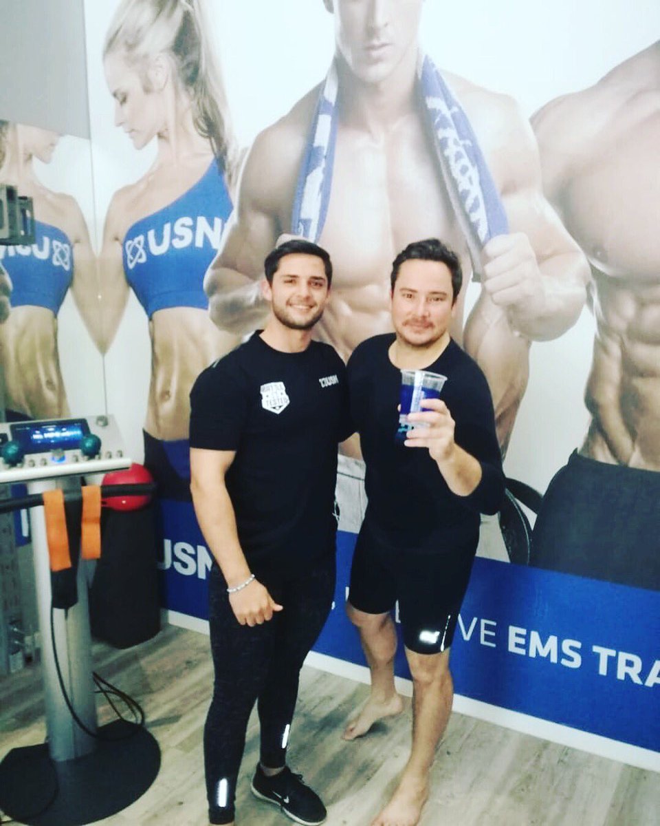 Right, nou is dit weer ek en die boeke, kop is weer skoon. Dankie @B20Silverlakes <a href="/Jacques_Fagan/">Jacques Fagan Fitness</a> <a href="/AlbeGeldenhuys/">Albé USN</a> <a href="/USNSA/">USNSA</a>