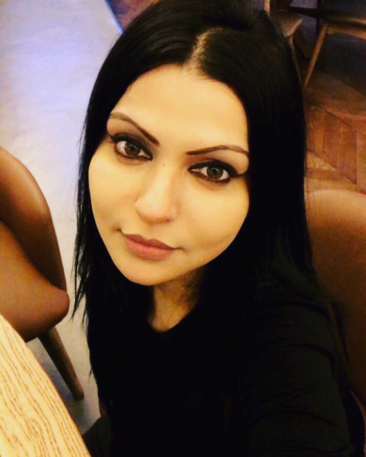 PaperdollEnt's tweet photo. #HappyBirthdayBoss frm all of us here@ #Paperdoll.U r d most beautiful hearted,pure souled, coolest boss to us.U r d rock,d foundation,d support system & d heart of #PaperdollEntertainment. Your wit, beauty & grace is untouchable.
Love U Ma’am @shairaahmedkhan
-TeamPaperdoll 🌹 https://t.co/7zgj62h5YP