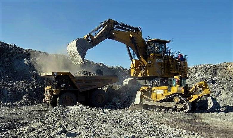 ExpertHE's tweet photo. Cat 6030, D9R, 777D 

#Cat_6030 #D9R #777D https://t.co/3Ug4EHxm3m