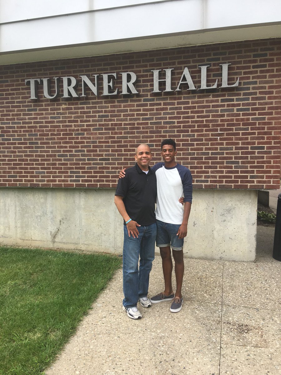 voteSmitherman's tweet photo. We moved our son into @uofcincy today. Time goes by so fast. We are all very proud of u. Study hard @smithei18 because engineering is no joke. GOD willing you will be an @uofcincyalumni. Mama &amp; I &amp; siblings ❤️ u. Remember do u! @CSmithermanII @M__Smitherman @IamCPS @Prez_Pinto https://t.co/Uw0kOtTtvV
