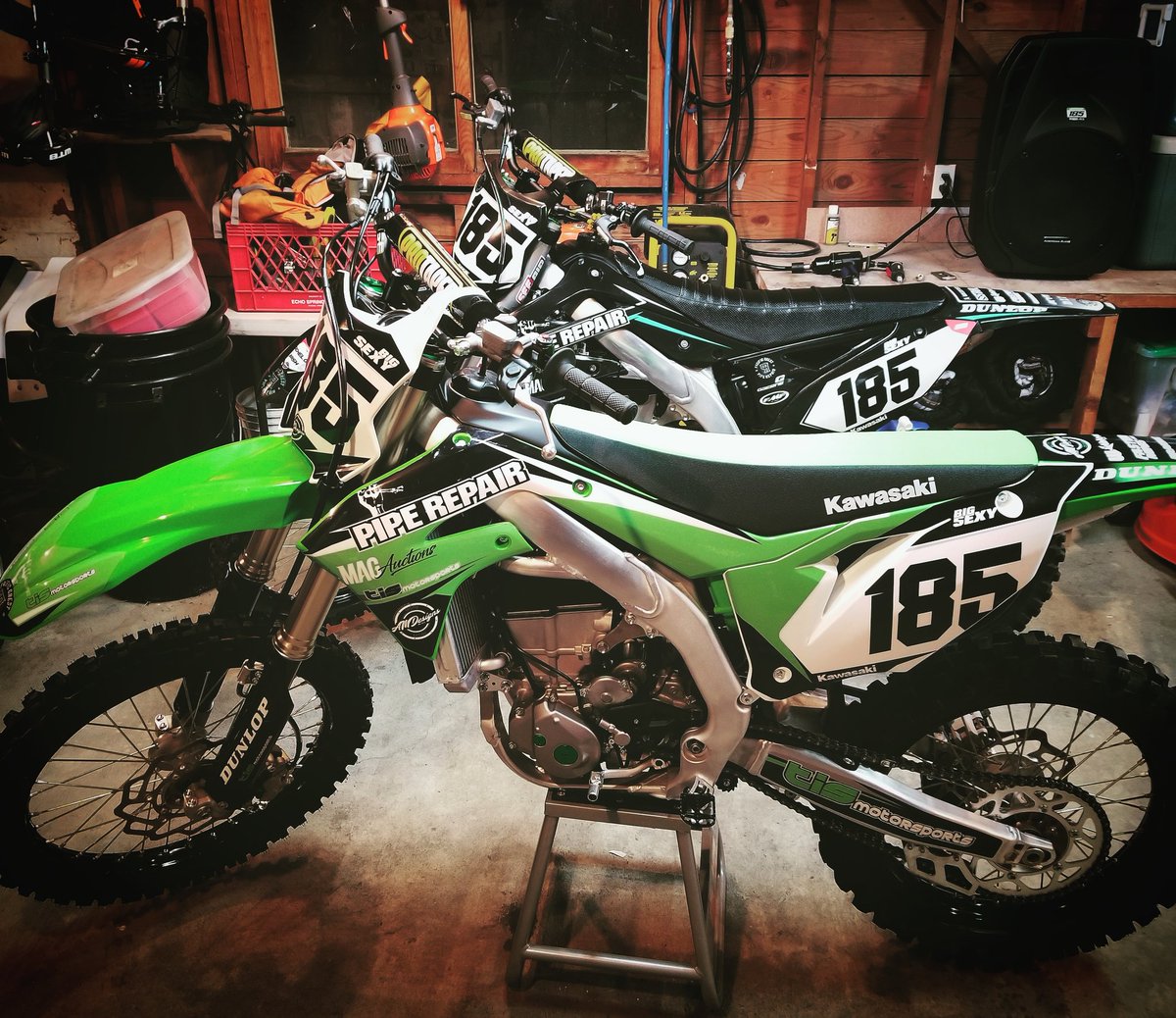 ONE8FIVE's tweet photo. @PulpmxShow thanks for all you do!  Friday I bought a '19 kx450 because of the shoot out pod with @KKeefer120 and @davidpingree .  Today I got the hook up from bto sports and racetech to get it dialed. I wouldn't be this happy without your janky show! #LoveULongTime https://t.co/aKchU0dW5G