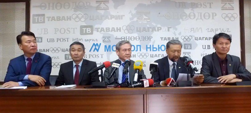 Монголд улстөрийн гуравдагч хүчин хэрэгтэй юу гэвэл тийм Гэхдээ энд сууж байгаа 3310-н display-нууд бол биш шүү Уучлаарай одоо IphoneX, Note9 гарчихаад байна 😛😜😝😂😂😂