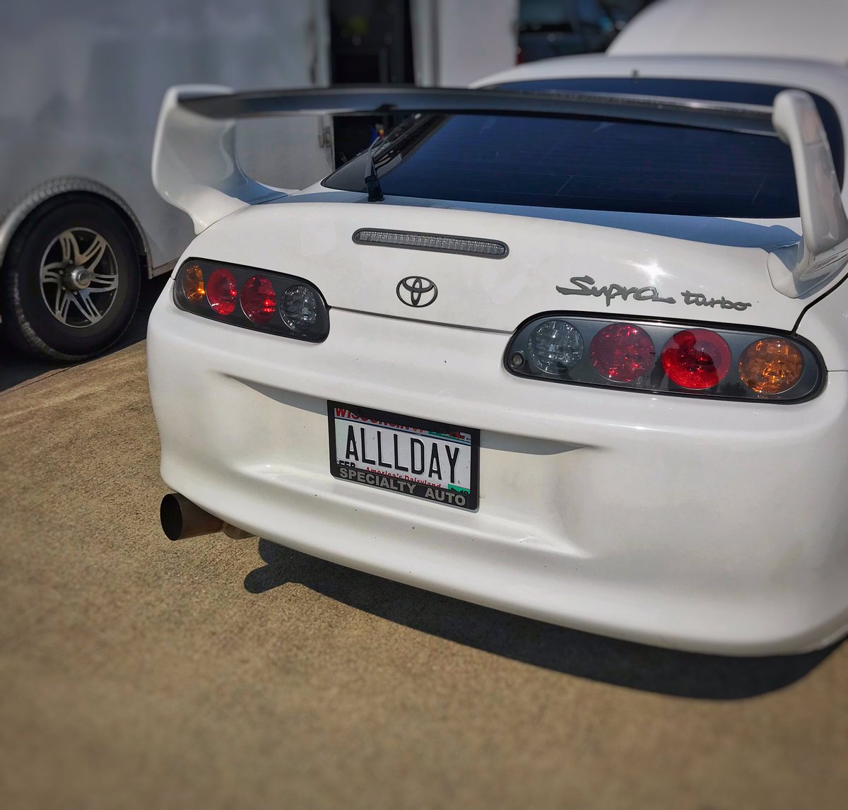 StoicStolas's tweet photo. Have some cars I drooled over yesterday #AirstripAttack @shifts3ctor #GTR #Supra https://t.co/rRyiQMtU35