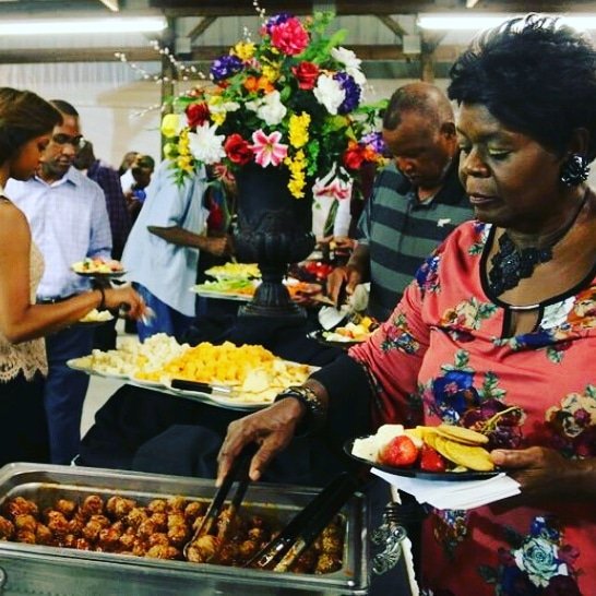 CongareeFest's tweet photo. The BBQ BLUES festival......meatballs anyone?! 😍🎶🎙🎹🎶🎶🎶
#bbq #barbque #blues #southernsoul #festival #fairs #soulmusic #lowerrichland #communityevents #oysterroast #bbqblues #mainstage #festival #fairs https://t.co/tsHxKO1LVs