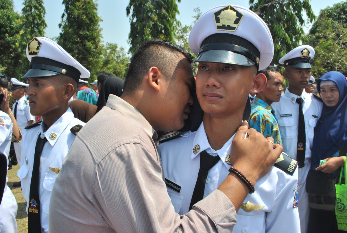 bppsdmkotaagung's tweet photo. Pelantikan Siswa Baru Angk XVI tahun pelajaran 2018/2019 o/ @bsuprakto Kepala @Pusdik_KP_ ,gubernur Lampung, Bupati @TanggamusPemkab @infopringsewu @info_pesawaran @HumasMesuji @pesisirbarat11 LamSel, LamTura&amp;walikota  Bandar Lampung sebanyak 116 siswa/i. @brsdm_kp @khaerudinhs https://t.co/8xx20QAt1S