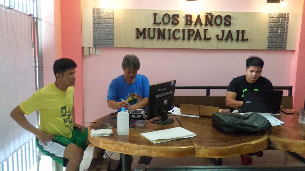 ComelecORED4's tweet photo. Detainee Satellite Registration conducted by COMELEC OEO-Los Baños Personnel @ Los Baños Municipal Jail
@commrguanzon 
@red_icaro 
@dirfrancesarabe https://t.co/f9LkYRxOg3