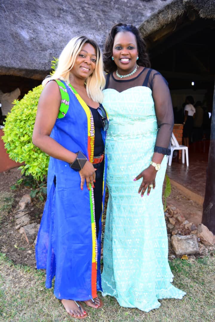 ProphetessMwaka's tweet photo. I celebrate you my designer @ChisomaLombe you always make me sparkle &amp; shine! #FreshAromaConferenceLusaka 🇿🇲 https://t.co/5r45BARdY8