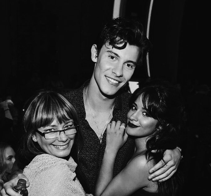bestpicofshawn's tweet photo. 💙 @ShawnMendes @Camila_Cabello https://t.co/EUw4YtRuQj