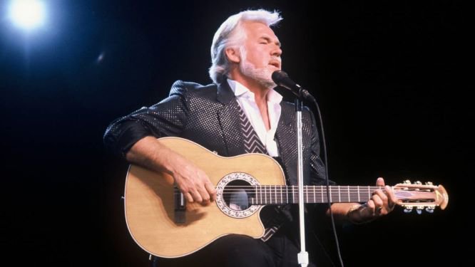 Wishing a very Happy 80th Birthday to one of my favorite country music singers, The Gambler , Kenny Rogers.   