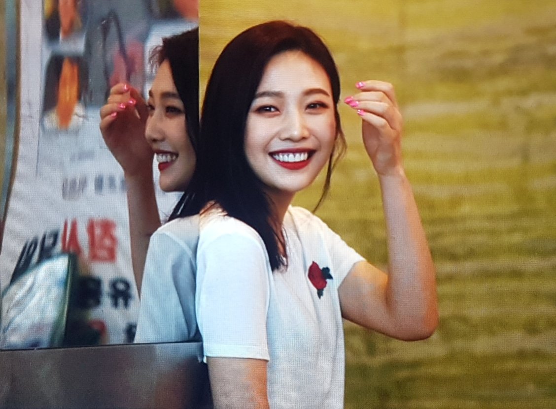 chocnaut's tweet photo. 180821 red velvet kbs radio https://t.co/cF9DMEBxME