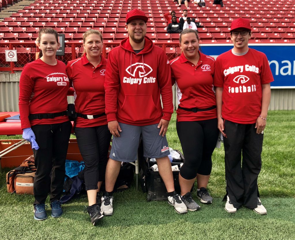 ColtsPFC's tweet photo. Big thanks to our Athletic trainers' providing our athletes with top notch injury prevention, emergency care, and rehabilitation of injuries. #2018CalgaryColts #The10Cs #CalgaryColts 📸@coachtak @CJFL https://t.co/LfbYpOfrPt