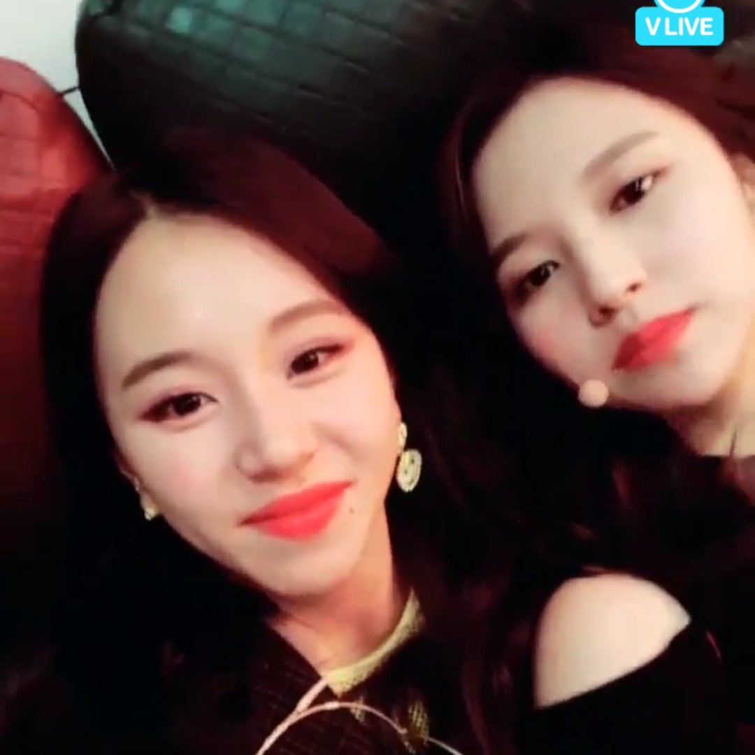 minachaengpics's tweet photo. bringing back this moment because why not? uwu https://t.co/qjvnSU5upD