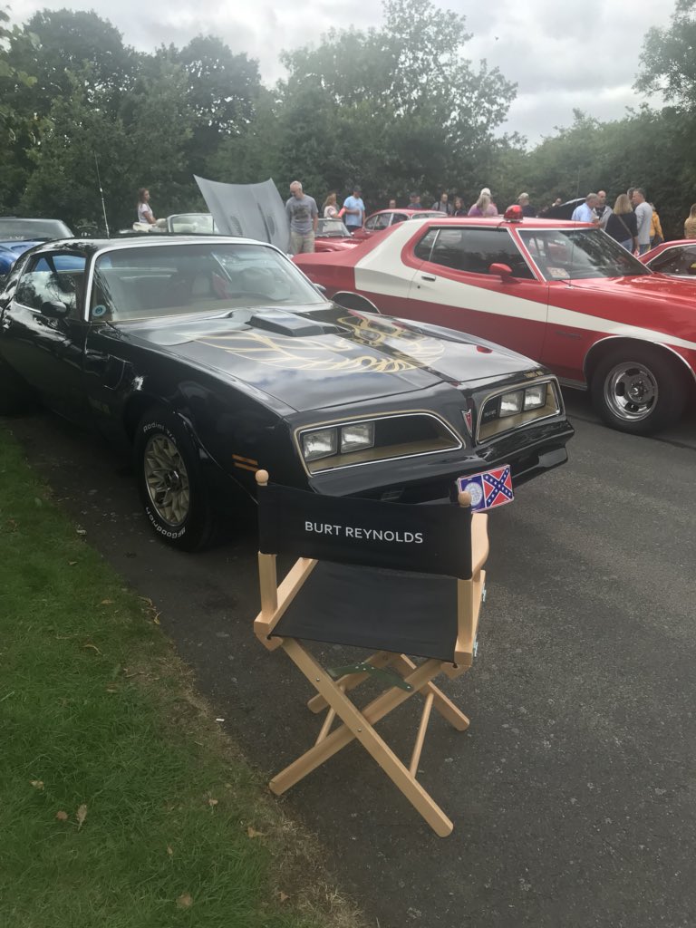 bandit_kevin's tweet image. I had a great day out on Saturday with Chris and Emma as we took my two Classics to a Show #StarskyAndHutch #Zebra3 #SmokeyAndTheBandit #TransAm