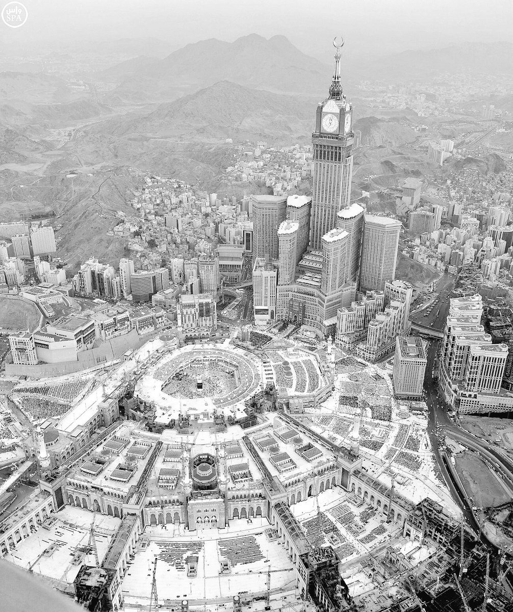 SAInEnglish's tweet photo. During the Ottoman era Mecca and its grand mosque lacked to essential care.

The Saudi authorities made Mecca  an absolute priority and they managed to come from far to make as what we see nowadays. https://t.co/wsL4p9Kuo5