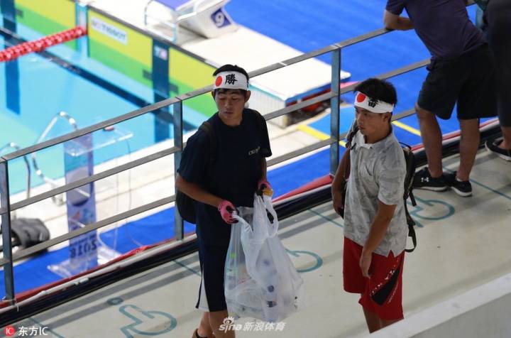 Suporter Jepang bersihkan venue Asian Games 2018