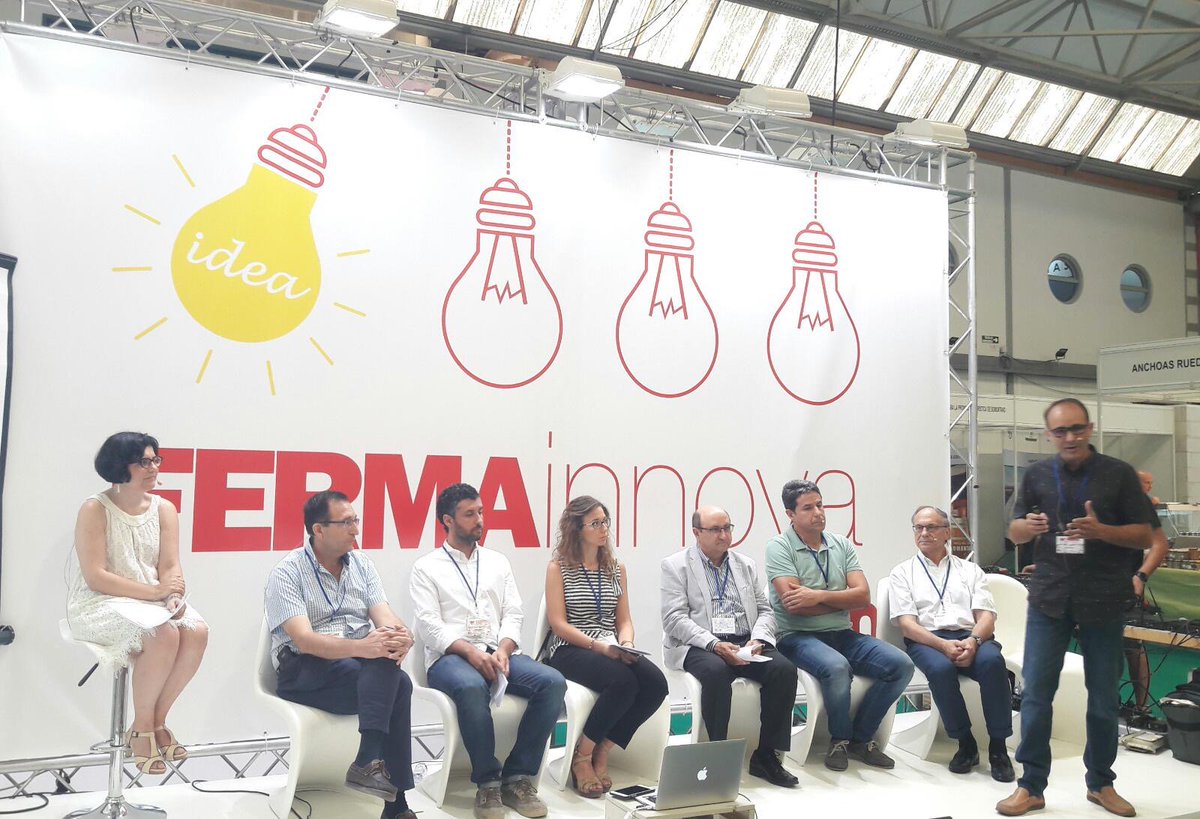 laquedijono's tweet photo. La importancia de crear referentes cercanos en innovación 

https://t.co/4rgI17xJhM

Hace un año en #Ferma con referentes innovadores en su campo

#FermaInnova #Innovacion #InnovaMe https://t.co/1bji9kmOVy