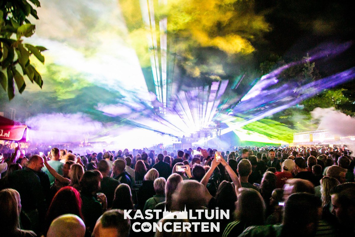LaserMirage's tweet photo. Lasershow Closing show @ Kasteeltuinconcerten Helmond 2018 https://t.co/DB9SKm2RB1