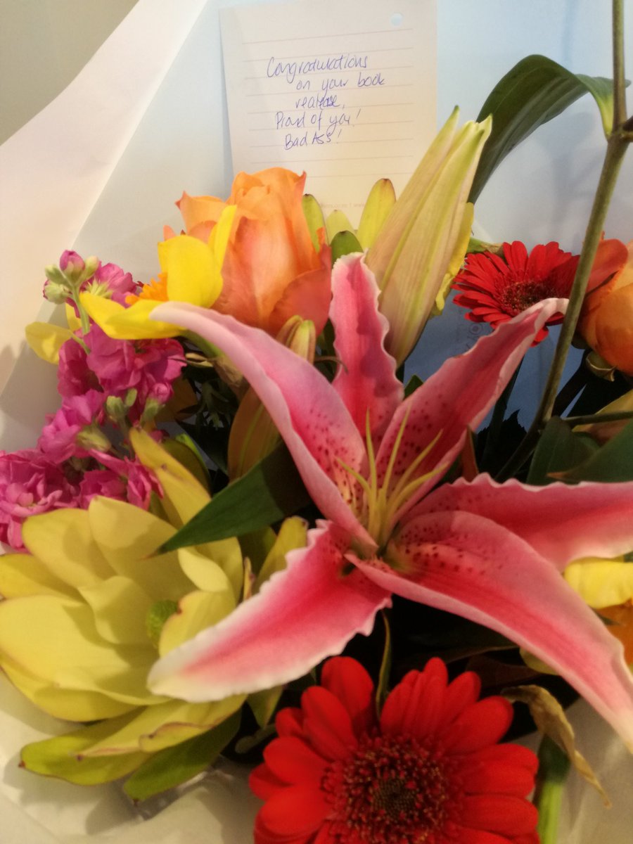 vickwithaY's tweet photo. My Badass friend brightening my day right up 💓💐 Currently waiting for the kids to go to bed so I can crack into the Ben &amp; Jerry's ice cream 🤣🤣 @cole9925
#shespoilsme #bookrelease #DebutNovelIsOut @authorVRBaucke https://t.co/ctvRMUWhWH