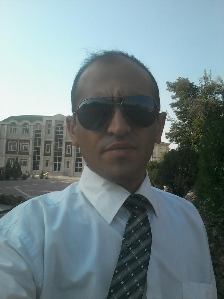 Butun Azerbaycan xalqinin, xususile de butun qohumlarimin, real ve virtual dostlarimin Qurban bayramini tebrik edirem.