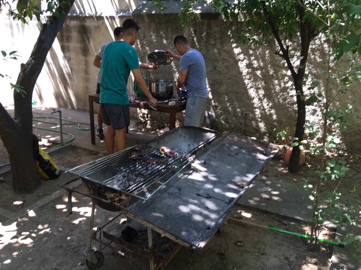 FundacioAcsar's tweet photo. We celebrate the feast of lamb, a great celebration in the Islamic world, in @Solidarity_Now with a tasting of Afghan food and some omelets with bread with tomato that have made the volunteers of the european #Unintegra Project. And in @praksisgr with a well grilled lamb ribs! https://t.co/PXUSzxcbj5