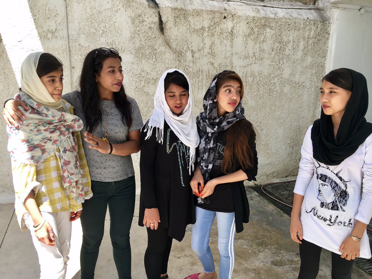 We celebrate the feast of lamb, a great celebration in the Islamic world, in <a href="/Solidarity_Now/">Solidarity Now</a> with a tasting of Afghan food and some omelets with bread with tomato that have made the volunteers of the european #Unintegra Project. And in <a href="/praksisgr/">Praksis</a> with a well grilled lamb ribs!