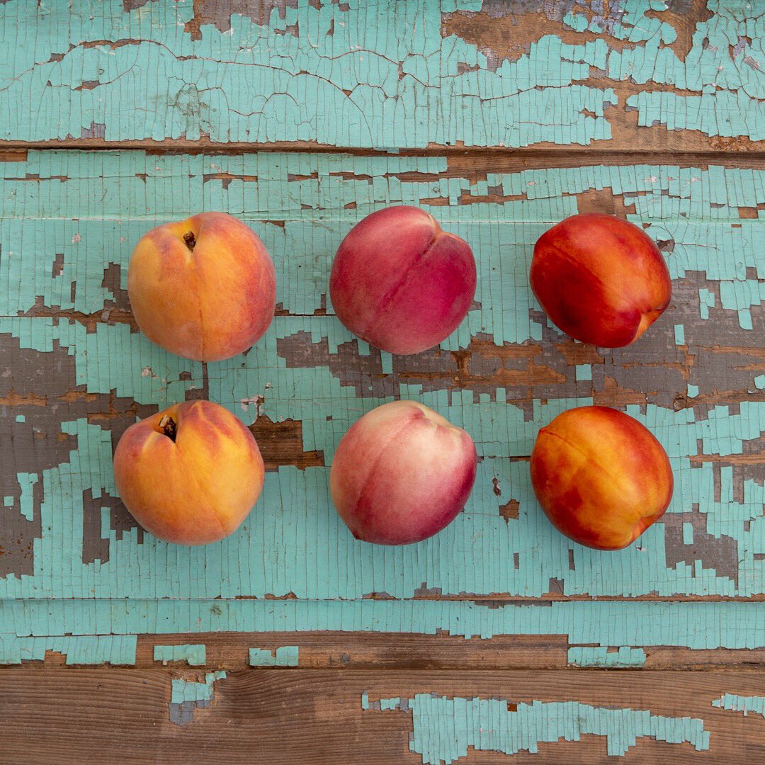 Yellow Peaches 🍑 White Peaches 🍑 and Yellow Nectarines 💛
What do you prefer?
#freshtography #freshproduce #fresh #produce #freshisbest